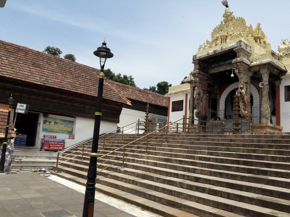 Devasthanam Lodge Тривандрум Экстерьер фото